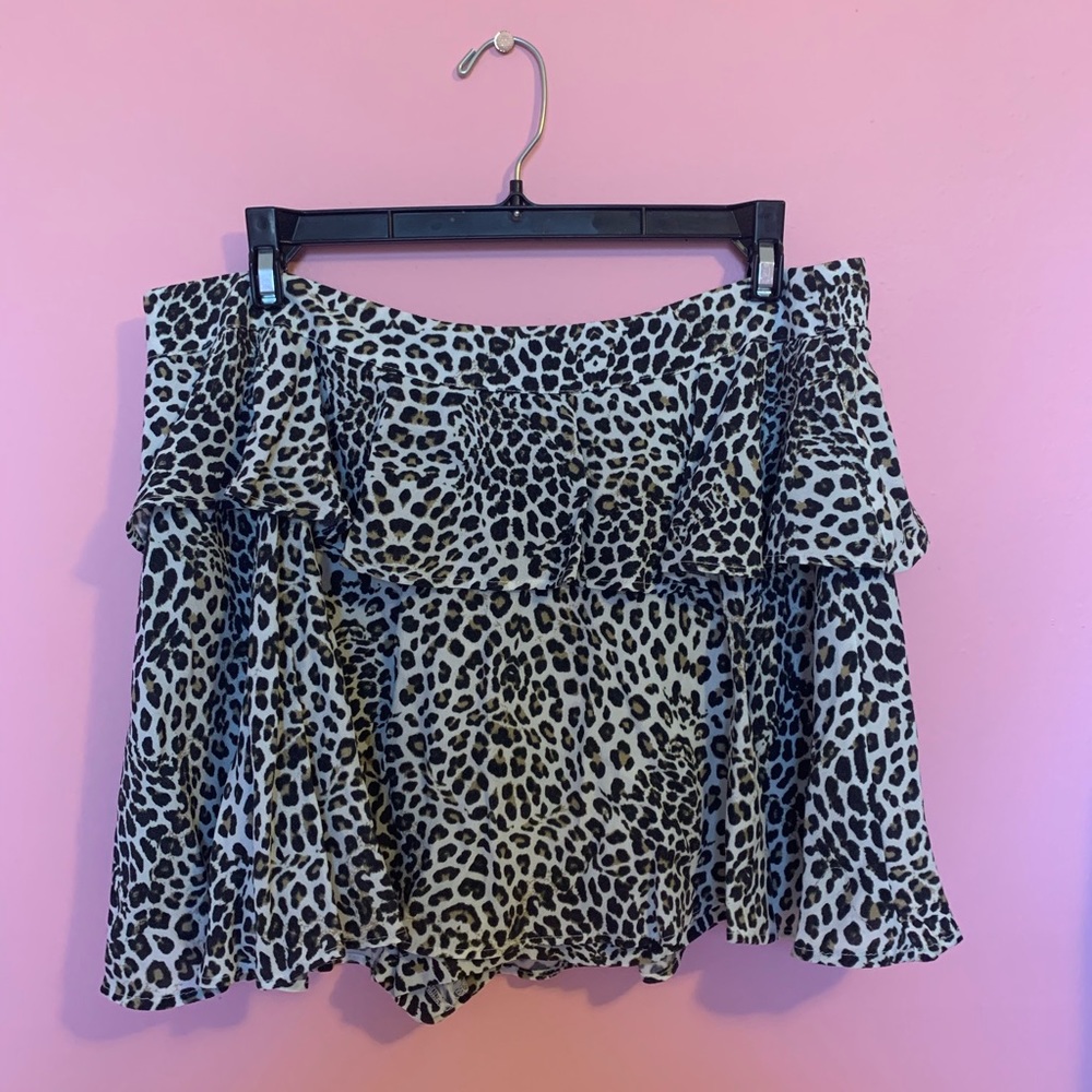 For sale - Women’s large - zebra layered skort